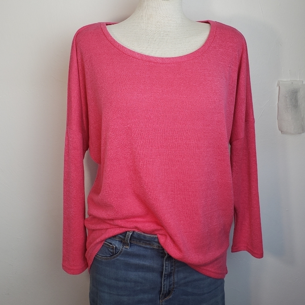 Uget Round Neck Quarter Sleeve Pink Longer In The  Back Women's Top Size S NWT